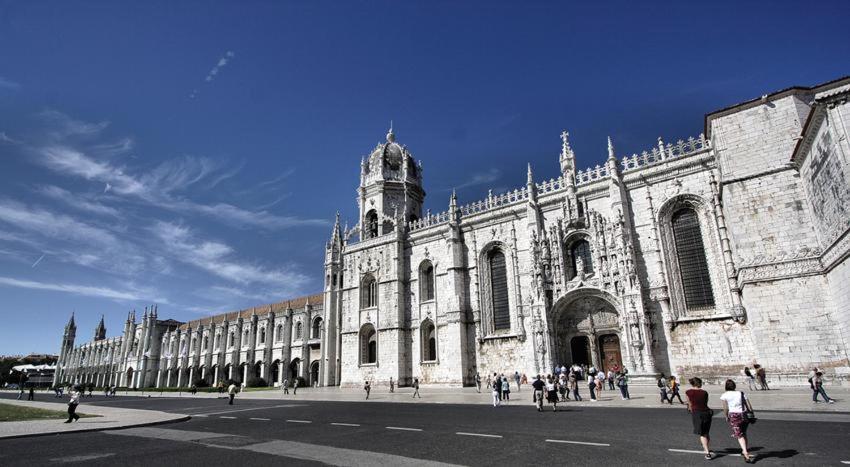 Belem! Charming 2 Bedroom Apartment W Terrace, Wifi & Free Street Parking Lisboa Eksteriør billede